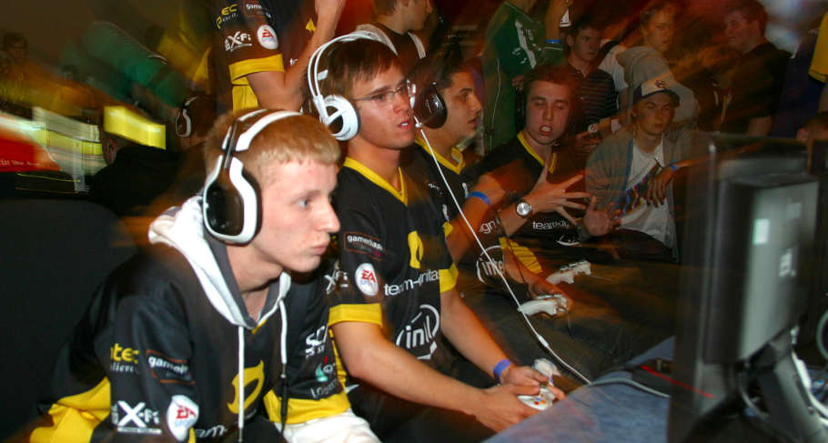 5 Things You Should Know Before Getting Corporate Sponsorships in Your eSports Career